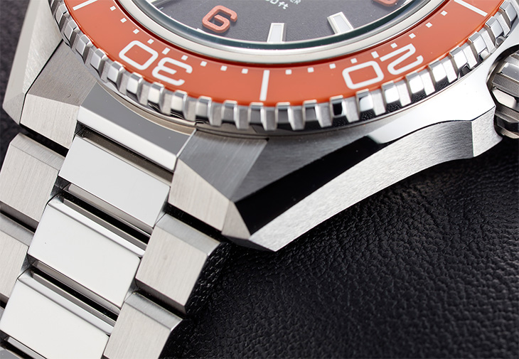 OMEGA歐米茄Planet Ocean 600m