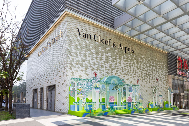 VCA微風信義旗艦店綻放詩意花園／梵克雅寶Spring Celebration