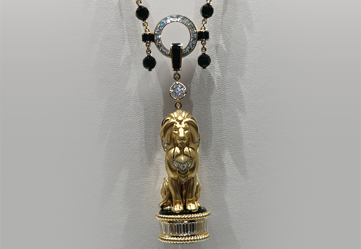 CHANEL香奈兒Seated Lion長項鍊錶