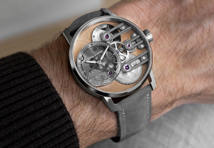 ARMIN STROM The Gravity Equal Force Ultimate Sapphire Salmon