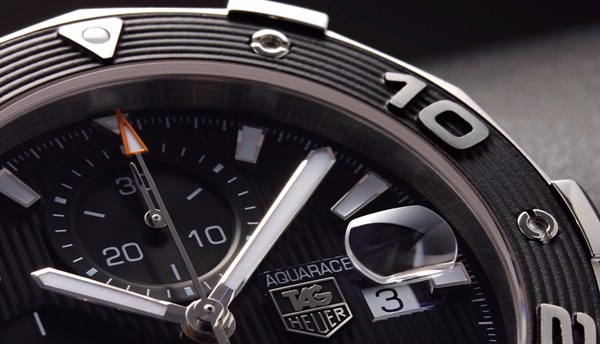 【用iPhone看城邦國際名表】Aquaracer 500M Calibre 16潛水計時碼錶
