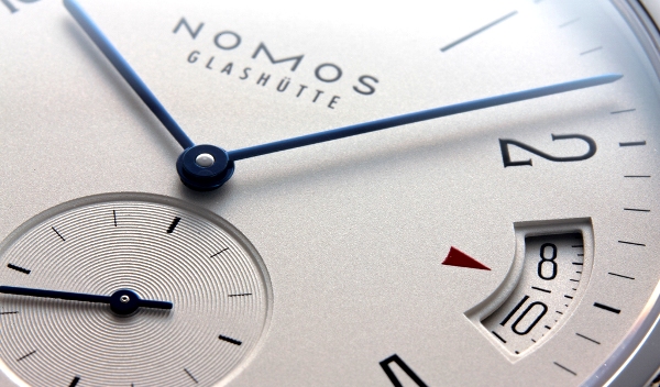 【用iPhone看城邦國際名表】NOMOS Tangomat GMT Plus