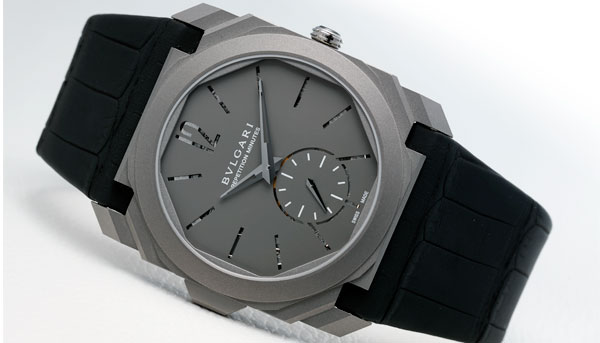 史上最輕薄三問 寶格麗Octo Finissimo Minute Repeater