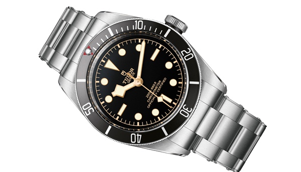 搭載全新自製機芯 TUDOR Heritage Black Bay