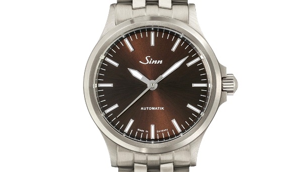 棕色面盤新風貌 SINN 556 I M 自動腕錶