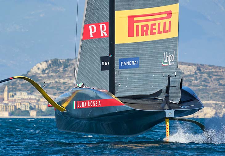 Luna Rossa AC75帆船