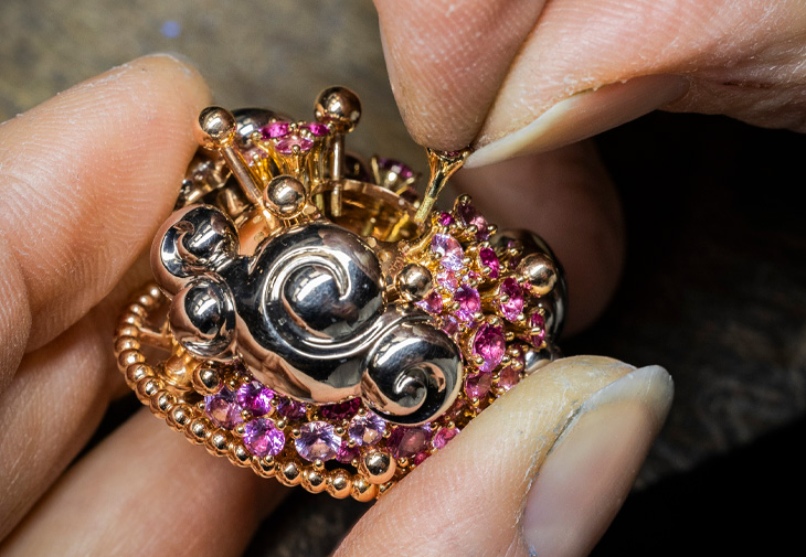 VAN CLEEF & ARPELS梵克雅寶Naissance de l’Amour自動機械裝置