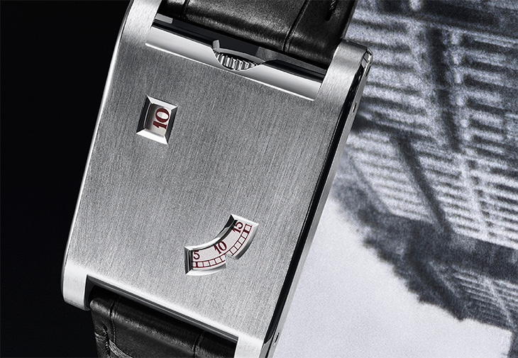 CARTIER Tank à Guichets 跳時