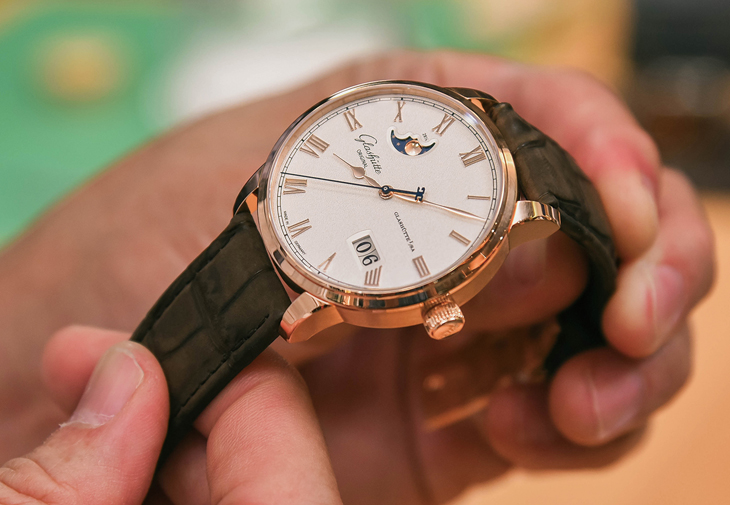 GLASHÜTTE ORIGINAL格拉蘇蒂原創議員卓越系列大日曆月相腕錶