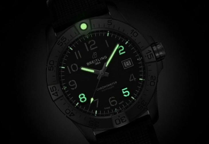 BREITLING百年靈Avenger復仇者系列腕錶香港限量版