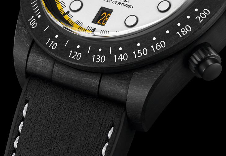 TUDOR帝舵表Black Bay Chrono「Carbon 26」碳纖計時腕錶