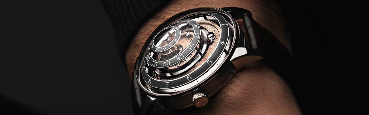 TRILOBE Une Folle Journée 旋轉腕錶