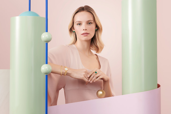 梵克雅寶攜手法國藝術家Arthur Hoffner於台北呈獻《Perlée 限時體驗空間》  邀請嘉賓沉浸於金色流光的夢幻世界