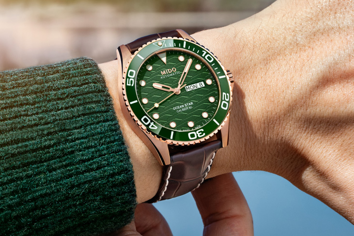MIDO Ocean Star 200C山湖綠金色腕錶盛夏耀眼登場