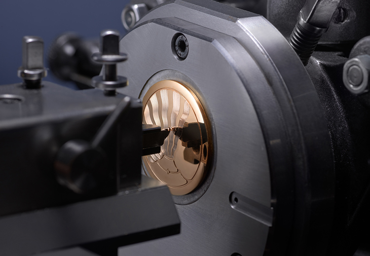 LOUIS VUITTON路易威登Tambour Convergence Guilloché