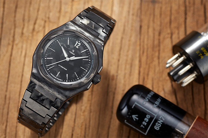 舊化處理硬派風格／YEMA Wristmaster Traveller CMM.20黑色手工刷紋限量版腕錶