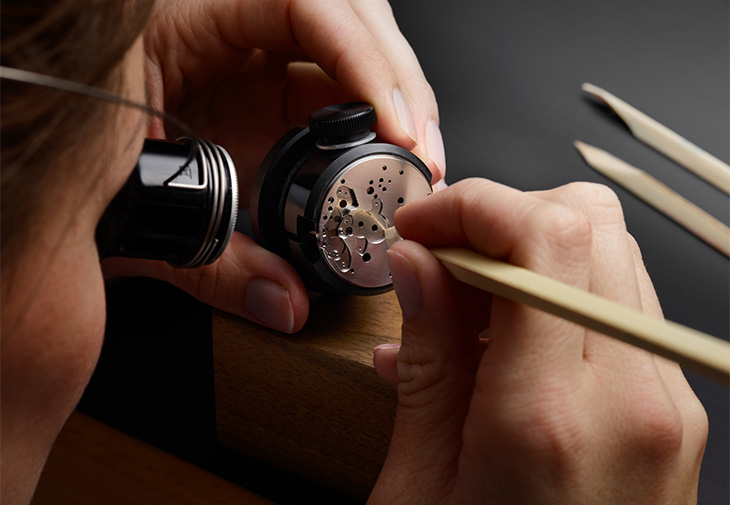 C by Romain Gauthier 鈦金鏈帶腕錶