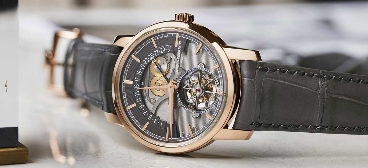 Traditionnelle陀飛輪逆跳日曆鏤雕腕錶