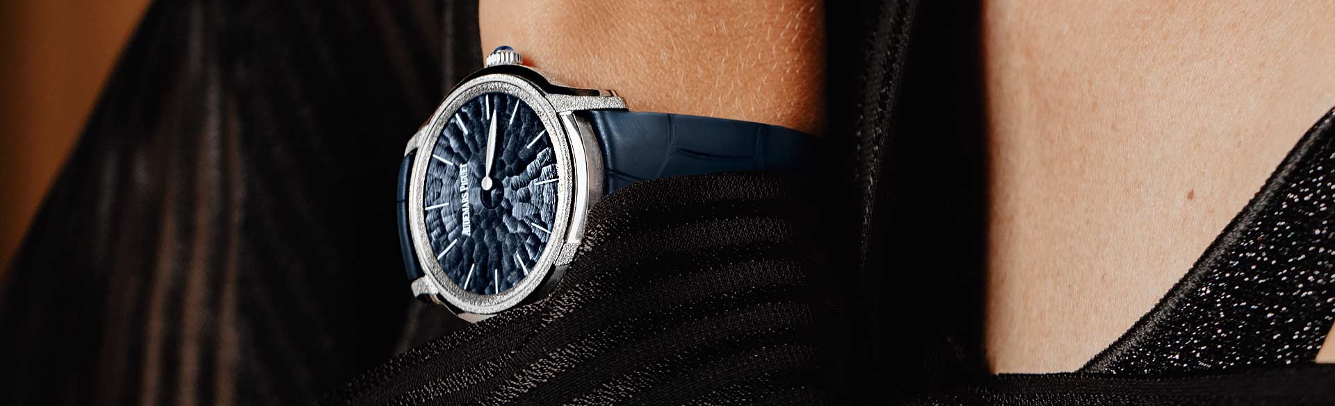 不讓男錶專美於前  