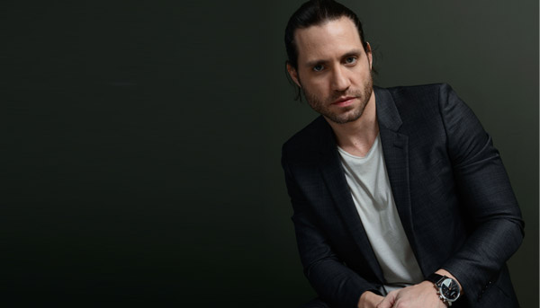 性格男演員埃德加拉米雷茲佩戴萬寶龍腕錶出席多倫多國際電影節