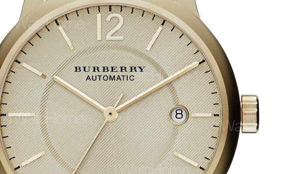 夏日英倫風情 BURERRY經典工藝堅持