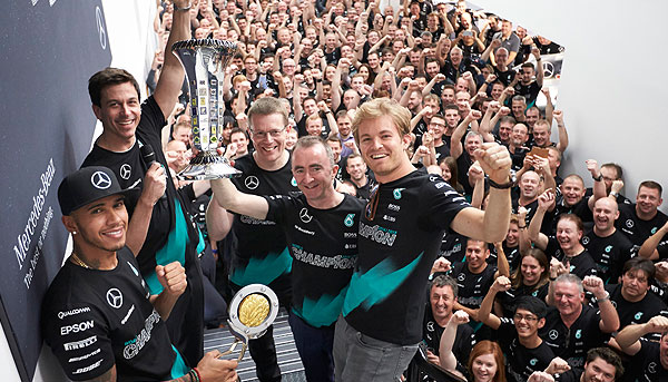 萬國錶祝賀路易斯‧漢米爾頓及其團隊雙雙奪冠