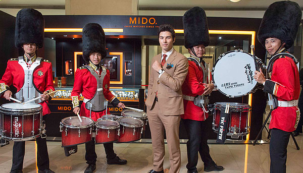 鳳小岳魅力站台 美度表101名品店盛大開幕