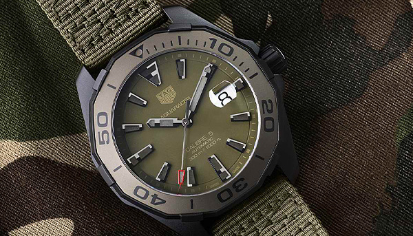 時尚軍事風格　豪雅Aquaracer Camouflage防水300米腕錶