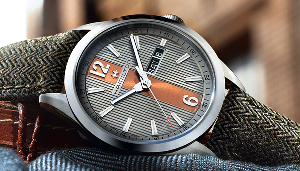 時尚對比色調　漢米爾頓Broadway腕錶