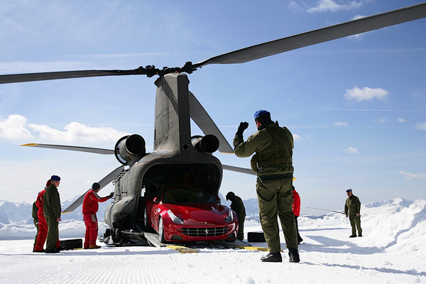 FERRARI法拉利FF - Plan De Corones滑雪場試駕