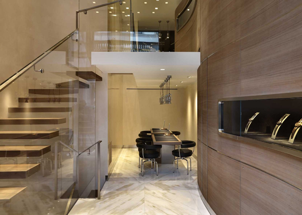 沛納海開設首間米蘭專賣店