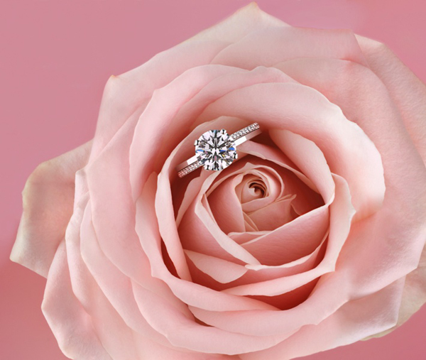 2011情人節獻禮 De Beers 粉紅鑽石與愛心鑽石