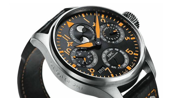 IWC  大型飛行員萬年曆限量腕錶