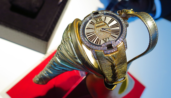 2016 SIHH 現場直擊 ROGER DUBUIS  瞄準女性市場