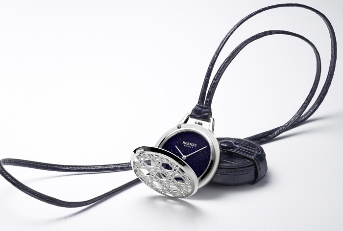 HERMES「So H 」鏤空金雕懷錶