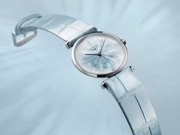 La Grande Classique 嘉嵐系列寧靜藍腕錶