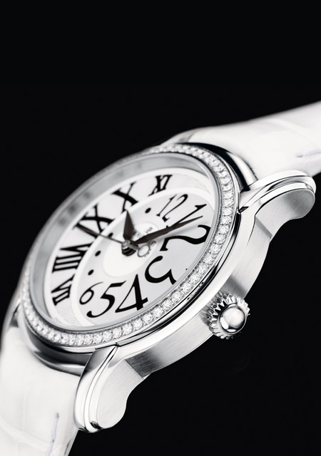 Millenary Black & White