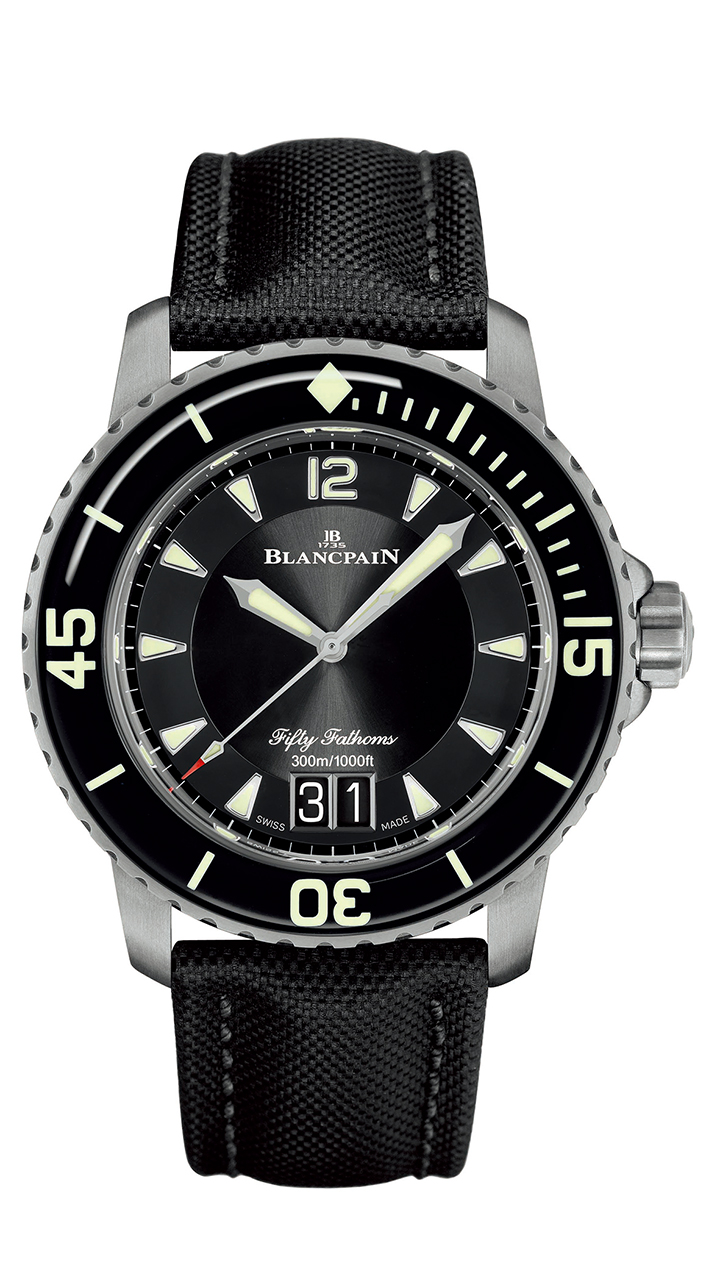 五十噚大日期腕錶