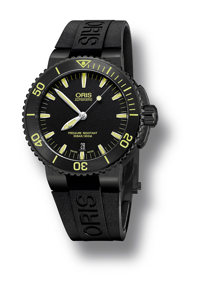 Aquis 日期潛水錶