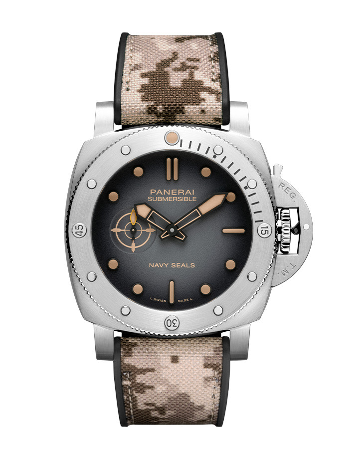 Submersible QuarantaQuattro Navy SEALs